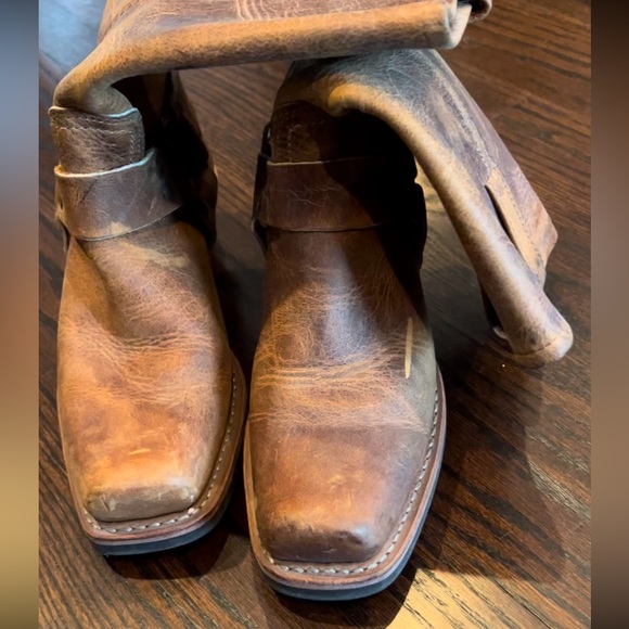 Womens Frye Harness 12R boots - Picture 3 of 7